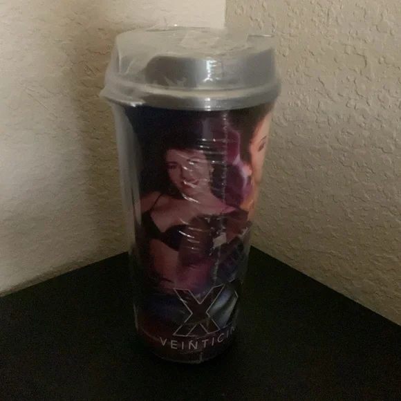 Selena XXV limited edition commemorative cup set - Picture 9 of 9